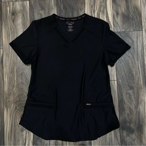 Cherokee form scrub top